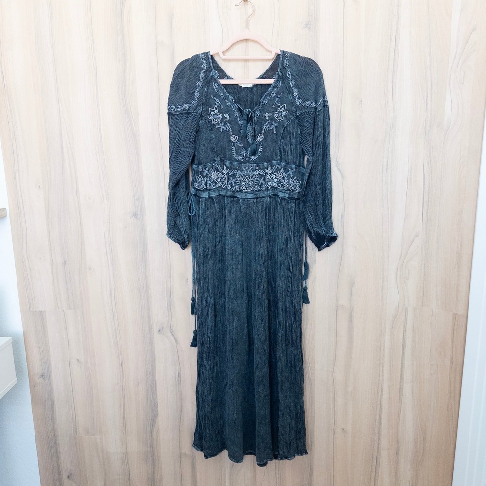 Sweet Magnolia Embroidered Maxi Dress Small‎ Gray Long Sleeve Boho Fairy Grunge